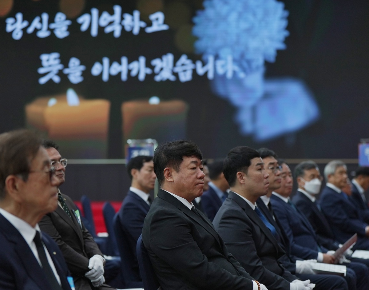 사진 1. 신협중앙회 김윤식 회장이 12일(월) 신협중앙연수원에서 ‘2025년도 신협운동 선구자 추모식’에 참석했다.